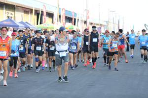 BIB: 
                            <button type="button" onclick="openModal(3442488)" class="btn btn-primary btn-sm float-right btn-popup" data-toggle="modal" data-target=".modal-high-quality">
                        <i class="fas fa-shopping-cart"></i> Add to Cart
                    </button>
                                            <button type="button" onclick="isThisMe(3442488, true)" class="btn btn-success btn-sm float-right btn-popup btn-isme hidden" data-toggle="tooltip" data-placement="bottom" title="นี่คือรูปของคุณใช่ไหม คลิกที่นี่เพื่อเอาเข้าอัลบั้ม">
                        <i class="fas fa-plus"></i> Add to album
                    </button>
                    <button type="button" onclick="isThisMe(3442488, false)" class="btn btn-warning btn-sm float-right btn-popup btn-isnotme hidden">
                        <i class="fas fa-ban"></i> Remove from album
                    </button>