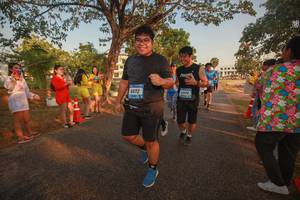 BIB: 5072
                            <button type="button" onclick="openModal(3452298)" class="btn btn-primary btn-sm float-right btn-popup" data-toggle="modal" data-target=".modal-high-quality">
                        <i class="fas fa-shopping-cart"></i> Add to Cart
                    </button>
                                            <button type="button" onclick="isThisMe(3452298, true)" class="btn btn-success btn-sm float-right btn-popup btn-isme hidden" data-toggle="tooltip" data-placement="bottom" title="นี่คือรูปของคุณใช่ไหม คลิกที่นี่เพื่อเอาเข้าอัลบั้ม">
                        <i class="fas fa-plus"></i> Add to album
                    </button>
                    <button type="button" onclick="isThisMe(3452298, false)" class="btn btn-warning btn-sm float-right btn-popup btn-isnotme hidden">
                        <i class="fas fa-ban"></i> Remove from album
                    </button>