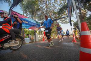 BIB: 
                            <button type="button" onclick="openModal(3451873)" class="btn btn-primary btn-sm float-right btn-popup" data-toggle="modal" data-target=".modal-high-quality">
                        <i class="fas fa-shopping-cart"></i> Add to Cart
                    </button>
                                            <button type="button" onclick="isThisMe(3451873, true)" class="btn btn-success btn-sm float-right btn-popup btn-isme hidden" data-toggle="tooltip" data-placement="bottom" title="นี่คือรูปของคุณใช่ไหม คลิกที่นี่เพื่อเอาเข้าอัลบั้ม">
                        <i class="fas fa-plus"></i> Add to album
                    </button>
                    <button type="button" onclick="isThisMe(3451873, false)" class="btn btn-warning btn-sm float-right btn-popup btn-isnotme hidden">
                        <i class="fas fa-ban"></i> Remove from album
                    </button>