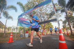 BIB: 425
                            <button type="button" onclick="openModal(3451924)" class="btn btn-primary btn-sm float-right btn-popup" data-toggle="modal" data-target=".modal-high-quality">
                        <i class="fas fa-shopping-cart"></i> Add to Cart
                    </button>
                                            <button type="button" onclick="isThisMe(3451924, true)" class="btn btn-success btn-sm float-right btn-popup btn-isme hidden" data-toggle="tooltip" data-placement="bottom" title="นี่คือรูปของคุณใช่ไหม คลิกที่นี่เพื่อเอาเข้าอัลบั้ม">
                        <i class="fas fa-plus"></i> Add to album
                    </button>
                    <button type="button" onclick="isThisMe(3451924, false)" class="btn btn-warning btn-sm float-right btn-popup btn-isnotme hidden">
                        <i class="fas fa-ban"></i> Remove from album
                    </button>