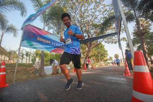 BIB: 
                            <button type="button" onclick="openModal(3451886)" class="btn btn-primary btn-sm float-right btn-popup" data-toggle="modal" data-target=".modal-high-quality">
                        <i class="fas fa-shopping-cart"></i> Add to Cart
                    </button>
                                            <button type="button" onclick="isThisMe(3451886, true)" class="btn btn-success btn-sm float-right btn-popup btn-isme hidden" data-toggle="tooltip" data-placement="bottom" title="นี่คือรูปของคุณใช่ไหม คลิกที่นี่เพื่อเอาเข้าอัลบั้ม">
                        <i class="fas fa-plus"></i> Add to album
                    </button>
                    <button type="button" onclick="isThisMe(3451886, false)" class="btn btn-warning btn-sm float-right btn-popup btn-isnotme hidden">
                        <i class="fas fa-ban"></i> Remove from album
                    </button>