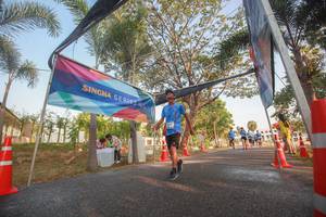 BIB: 
                            <button type="button" onclick="openModal(3451865)" class="btn btn-primary btn-sm float-right btn-popup" data-toggle="modal" data-target=".modal-high-quality">
                        <i class="fas fa-shopping-cart"></i> Add to Cart
                    </button>
                                            <button type="button" onclick="isThisMe(3451865, true)" class="btn btn-success btn-sm float-right btn-popup btn-isme hidden" data-toggle="tooltip" data-placement="bottom" title="นี่คือรูปของคุณใช่ไหม คลิกที่นี่เพื่อเอาเข้าอัลบั้ม">
                        <i class="fas fa-plus"></i> Add to album
                    </button>
                    <button type="button" onclick="isThisMe(3451865, false)" class="btn btn-warning btn-sm float-right btn-popup btn-isnotme hidden">
                        <i class="fas fa-ban"></i> Remove from album
                    </button>