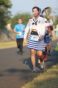 BIB: 6800
                            <button type="button" onclick="openModal(3280692)" class="btn btn-primary btn-sm float-right btn-popup" data-toggle="modal" data-target=".modal-high-quality">
                        <i class="fas fa-shopping-cart"></i> Add to Cart
                    </button>
                                            <button type="button" onclick="isThisMe(3280692, true)" class="btn btn-success btn-sm float-right btn-popup btn-isme hidden" data-toggle="tooltip" data-placement="bottom" title="นี่คือรูปของคุณใช่ไหม คลิกที่นี่เพื่อเอาเข้าอัลบั้ม">
                        <i class="fas fa-plus"></i> Add to album
                    </button>
                    <button type="button" onclick="isThisMe(3280692, false)" class="btn btn-warning btn-sm float-right btn-popup btn-isnotme hidden">
                        <i class="fas fa-ban"></i> Remove from album
                    </button>