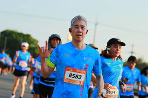 BIB: 8583, 894
                            <button type="button" onclick="openModal(3194136)" class="btn btn-primary btn-sm float-right btn-popup" data-toggle="modal" data-target=".modal-high-quality">
                        <i class="fas fa-shopping-cart"></i> Add to Cart
                    </button>
                                            <button type="button" onclick="isThisMe(3194136, true)" class="btn btn-success btn-sm float-right btn-popup btn-isme hidden" data-toggle="tooltip" data-placement="bottom" title="นี่คือรูปของคุณใช่ไหม คลิกที่นี่เพื่อเอาเข้าอัลบั้ม">
                        <i class="fas fa-plus"></i> Add to album
                    </button>
                    <button type="button" onclick="isThisMe(3194136, false)" class="btn btn-warning btn-sm float-right btn-popup btn-isnotme hidden">
                        <i class="fas fa-ban"></i> Remove from album
                    </button>