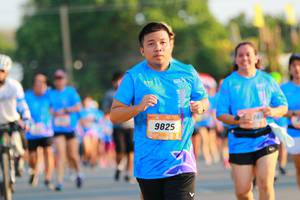 BIB: 9825
                            <button type="button" onclick="openModal(3193970)" class="btn btn-primary btn-sm float-right btn-popup" data-toggle="modal" data-target=".modal-high-quality">
                        <i class="fas fa-shopping-cart"></i> Add to Cart
                    </button>
                                            <button type="button" onclick="isThisMe(3193970, true)" class="btn btn-success btn-sm float-right btn-popup btn-isme hidden" data-toggle="tooltip" data-placement="bottom" title="นี่คือรูปของคุณใช่ไหม คลิกที่นี่เพื่อเอาเข้าอัลบั้ม">
                        <i class="fas fa-plus"></i> Add to album
                    </button>
                    <button type="button" onclick="isThisMe(3193970, false)" class="btn btn-warning btn-sm float-right btn-popup btn-isnotme hidden">
                        <i class="fas fa-ban"></i> Remove from album
                    </button>