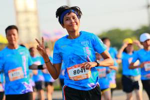 BIB: 804
                            <button type="button" onclick="openModal(3193887)" class="btn btn-primary btn-sm float-right btn-popup" data-toggle="modal" data-target=".modal-high-quality">
                        <i class="fas fa-shopping-cart"></i> Add to Cart
                    </button>
                                            <button type="button" onclick="isThisMe(3193887, true)" class="btn btn-success btn-sm float-right btn-popup btn-isme hidden" data-toggle="tooltip" data-placement="bottom" title="นี่คือรูปของคุณใช่ไหม คลิกที่นี่เพื่อเอาเข้าอัลบั้ม">
                        <i class="fas fa-plus"></i> Add to album
                    </button>
                    <button type="button" onclick="isThisMe(3193887, false)" class="btn btn-warning btn-sm float-right btn-popup btn-isnotme hidden">
                        <i class="fas fa-ban"></i> Remove from album
                    </button>