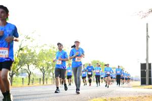 BIB: 952
                            <button type="button" onclick="openModal(3407646)" class="btn btn-primary btn-sm float-right btn-popup" data-toggle="modal" data-target=".modal-high-quality">
                        <i class="fas fa-shopping-cart"></i> Add to Cart
                    </button>
                                            <button type="button" onclick="isThisMe(3407646, true)" class="btn btn-success btn-sm float-right btn-popup btn-isme hidden" data-toggle="tooltip" data-placement="bottom" title="นี่คือรูปของคุณใช่ไหม คลิกที่นี่เพื่อเอาเข้าอัลบั้ม">
                        <i class="fas fa-plus"></i> Add to album
                    </button>
                    <button type="button" onclick="isThisMe(3407646, false)" class="btn btn-warning btn-sm float-right btn-popup btn-isnotme hidden">
                        <i class="fas fa-ban"></i> Remove from album
                    </button>