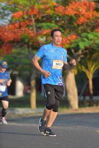 BIB: 983
                            <button type="button" onclick="openModal(3136319)" class="btn btn-primary btn-sm float-right btn-popup" data-toggle="modal" data-target=".modal-high-quality">
                        <i class="fas fa-shopping-cart"></i> Add to Cart
                    </button>
                                            <button type="button" onclick="isThisMe(3136319, true)" class="btn btn-success btn-sm float-right btn-popup btn-isme hidden" data-toggle="tooltip" data-placement="bottom" title="นี่คือรูปของคุณใช่ไหม คลิกที่นี่เพื่อเอาเข้าอัลบั้ม">
                        <i class="fas fa-plus"></i> Add to album
                    </button>
                    <button type="button" onclick="isThisMe(3136319, false)" class="btn btn-warning btn-sm float-right btn-popup btn-isnotme hidden">
                        <i class="fas fa-ban"></i> Remove from album
                    </button>