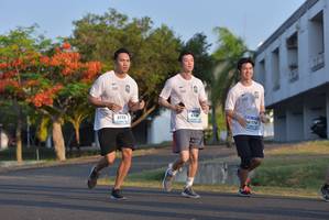 BIB: 6773
                            <button type="button" onclick="openModal(3137160)" class="btn btn-primary btn-sm float-right btn-popup" data-toggle="modal" data-target=".modal-high-quality">
                        <i class="fas fa-shopping-cart"></i> Add to Cart
                    </button>
                                            <button type="button" onclick="isThisMe(3137160, true)" class="btn btn-success btn-sm float-right btn-popup btn-isme hidden" data-toggle="tooltip" data-placement="bottom" title="นี่คือรูปของคุณใช่ไหม คลิกที่นี่เพื่อเอาเข้าอัลบั้ม">
                        <i class="fas fa-plus"></i> Add to album
                    </button>
                    <button type="button" onclick="isThisMe(3137160, false)" class="btn btn-warning btn-sm float-right btn-popup btn-isnotme hidden">
                        <i class="fas fa-ban"></i> Remove from album
                    </button>