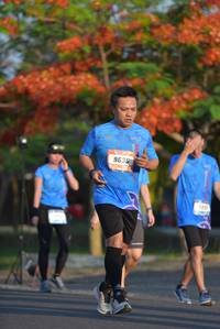 BIB: 983
                            <button type="button" onclick="openModal(3134960)" class="btn btn-primary btn-sm float-right btn-popup" data-toggle="modal" data-target=".modal-high-quality">
                        <i class="fas fa-shopping-cart"></i> Add to Cart
                    </button>
                                            <button type="button" onclick="isThisMe(3134960, true)" class="btn btn-success btn-sm float-right btn-popup btn-isme hidden" data-toggle="tooltip" data-placement="bottom" title="นี่คือรูปของคุณใช่ไหม คลิกที่นี่เพื่อเอาเข้าอัลบั้ม">
                        <i class="fas fa-plus"></i> Add to album
                    </button>
                    <button type="button" onclick="isThisMe(3134960, false)" class="btn btn-warning btn-sm float-right btn-popup btn-isnotme hidden">
                        <i class="fas fa-ban"></i> Remove from album
                    </button>