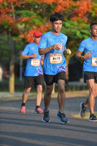 BIB: 8478, 945
                            <button type="button" onclick="openModal(3136415)" class="btn btn-primary btn-sm float-right btn-popup" data-toggle="modal" data-target=".modal-high-quality">
                        <i class="fas fa-shopping-cart"></i> Add to Cart
                    </button>
                                            <button type="button" onclick="isThisMe(3136415, true)" class="btn btn-success btn-sm float-right btn-popup btn-isme hidden" data-toggle="tooltip" data-placement="bottom" title="นี่คือรูปของคุณใช่ไหม คลิกที่นี่เพื่อเอาเข้าอัลบั้ม">
                        <i class="fas fa-plus"></i> Add to album
                    </button>
                    <button type="button" onclick="isThisMe(3136415, false)" class="btn btn-warning btn-sm float-right btn-popup btn-isnotme hidden">
                        <i class="fas fa-ban"></i> Remove from album
                    </button>