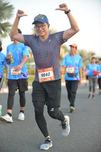 BIB: 9042
                            <button type="button" onclick="openModal(3291128)" class="btn btn-primary btn-sm float-right btn-popup" data-toggle="modal" data-target=".modal-high-quality">
                        <i class="fas fa-shopping-cart"></i> Add to Cart
                    </button>
                                            <button type="button" onclick="isThisMe(3291128, true)" class="btn btn-success btn-sm float-right btn-popup btn-isme hidden" data-toggle="tooltip" data-placement="bottom" title="นี่คือรูปของคุณใช่ไหม คลิกที่นี่เพื่อเอาเข้าอัลบั้ม">
                        <i class="fas fa-plus"></i> Add to album
                    </button>
                    <button type="button" onclick="isThisMe(3291128, false)" class="btn btn-warning btn-sm float-right btn-popup btn-isnotme hidden">
                        <i class="fas fa-ban"></i> Remove from album
                    </button>