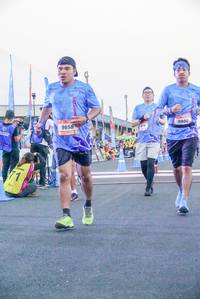 BIB: 965, 9900
                            <button type="button" onclick="openModal(3509091)" class="btn btn-primary btn-sm float-right btn-popup" data-toggle="modal" data-target=".modal-high-quality">
                        <i class="fas fa-shopping-cart"></i> Add to Cart
                    </button>
                                            <button type="button" onclick="isThisMe(3509091, true)" class="btn btn-success btn-sm float-right btn-popup btn-isme hidden" data-toggle="tooltip" data-placement="bottom" title="นี่คือรูปของคุณใช่ไหม คลิกที่นี่เพื่อเอาเข้าอัลบั้ม">
                        <i class="fas fa-plus"></i> Add to album
                    </button>
                    <button type="button" onclick="isThisMe(3509091, false)" class="btn btn-warning btn-sm float-right btn-popup btn-isnotme hidden">
                        <i class="fas fa-ban"></i> Remove from album
                    </button>