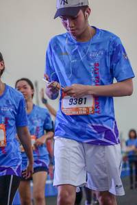 BIB: 9381
                            <button type="button" onclick="openModal(3509204)" class="btn btn-primary btn-sm float-right btn-popup" data-toggle="modal" data-target=".modal-high-quality">
                        <i class="fas fa-shopping-cart"></i> Add to Cart
                    </button>
                                            <button type="button" onclick="isThisMe(3509204, true)" class="btn btn-success btn-sm float-right btn-popup btn-isme hidden" data-toggle="tooltip" data-placement="bottom" title="นี่คือรูปของคุณใช่ไหม คลิกที่นี่เพื่อเอาเข้าอัลบั้ม">
                        <i class="fas fa-plus"></i> Add to album
                    </button>
                    <button type="button" onclick="isThisMe(3509204, false)" class="btn btn-warning btn-sm float-right btn-popup btn-isnotme hidden">
                        <i class="fas fa-ban"></i> Remove from album
                    </button>