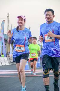 BIB: 8057
                            <button type="button" onclick="openModal(3508640)" class="btn btn-primary btn-sm float-right btn-popup" data-toggle="modal" data-target=".modal-high-quality">
                        <i class="fas fa-shopping-cart"></i> Add to Cart
                    </button>
                                            <button type="button" onclick="isThisMe(3508640, true)" class="btn btn-success btn-sm float-right btn-popup btn-isme hidden" data-toggle="tooltip" data-placement="bottom" title="นี่คือรูปของคุณใช่ไหม คลิกที่นี่เพื่อเอาเข้าอัลบั้ม">
                        <i class="fas fa-plus"></i> Add to album
                    </button>
                    <button type="button" onclick="isThisMe(3508640, false)" class="btn btn-warning btn-sm float-right btn-popup btn-isnotme hidden">
                        <i class="fas fa-ban"></i> Remove from album
                    </button>