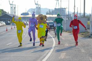 BIB: 1987, 790
                            <button type="button" onclick="openModal(3171581)" class="btn btn-primary btn-sm float-right btn-popup" data-toggle="modal" data-target=".modal-high-quality">
                        <i class="fas fa-shopping-cart"></i> Add to Cart
                    </button>
                                            <button type="button" onclick="isThisMe(3171581, true)" class="btn btn-success btn-sm float-right btn-popup btn-isme hidden" data-toggle="tooltip" data-placement="bottom" title="นี่คือรูปของคุณใช่ไหม คลิกที่นี่เพื่อเอาเข้าอัลบั้ม">
                        <i class="fas fa-plus"></i> Add to album
                    </button>
                    <button type="button" onclick="isThisMe(3171581, false)" class="btn btn-warning btn-sm float-right btn-popup btn-isnotme hidden">
                        <i class="fas fa-ban"></i> Remove from album
                    </button>