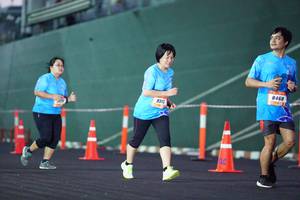 BIB: 8468, 9313
                            <button type="button" onclick="openModal(3342955)" class="btn btn-primary btn-sm float-right btn-popup" data-toggle="modal" data-target=".modal-high-quality">
                        <i class="fas fa-shopping-cart"></i> Add to Cart
                    </button>
                                            <button type="button" onclick="isThisMe(3342955, true)" class="btn btn-success btn-sm float-right btn-popup btn-isme hidden" data-toggle="tooltip" data-placement="bottom" title="นี่คือรูปของคุณใช่ไหม คลิกที่นี่เพื่อเอาเข้าอัลบั้ม">
                        <i class="fas fa-plus"></i> Add to album
                    </button>
                    <button type="button" onclick="isThisMe(3342955, false)" class="btn btn-warning btn-sm float-right btn-popup btn-isnotme hidden">
                        <i class="fas fa-ban"></i> Remove from album
                    </button>