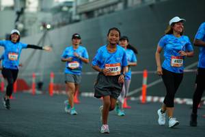 BIB: 8922, 859
                            <button type="button" onclick="openModal(3339199)" class="btn btn-primary btn-sm float-right btn-popup" data-toggle="modal" data-target=".modal-high-quality">
                        <i class="fas fa-shopping-cart"></i> Add to Cart
                    </button>
                                            <button type="button" onclick="isThisMe(3339199, true)" class="btn btn-success btn-sm float-right btn-popup btn-isme hidden" data-toggle="tooltip" data-placement="bottom" title="นี่คือรูปของคุณใช่ไหม คลิกที่นี่เพื่อเอาเข้าอัลบั้ม">
                        <i class="fas fa-plus"></i> Add to album
                    </button>
                    <button type="button" onclick="isThisMe(3339199, false)" class="btn btn-warning btn-sm float-right btn-popup btn-isnotme hidden">
                        <i class="fas fa-ban"></i> Remove from album
                    </button>