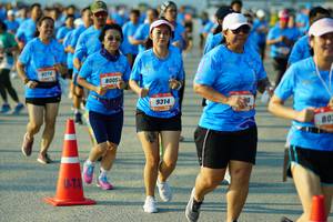 BIB: 800, 9314
                            <button type="button" onclick="openModal(3230847)" class="btn btn-primary btn-sm float-right btn-popup" data-toggle="modal" data-target=".modal-high-quality">
                        <i class="fas fa-shopping-cart"></i> Add to Cart
                    </button>
                                            <button type="button" onclick="isThisMe(3230847, true)" class="btn btn-success btn-sm float-right btn-popup btn-isme hidden" data-toggle="tooltip" data-placement="bottom" title="นี่คือรูปของคุณใช่ไหม คลิกที่นี่เพื่อเอาเข้าอัลบั้ม">
                        <i class="fas fa-plus"></i> Add to album
                    </button>
                    <button type="button" onclick="isThisMe(3230847, false)" class="btn btn-warning btn-sm float-right btn-popup btn-isnotme hidden">
                        <i class="fas fa-ban"></i> Remove from album
                    </button>