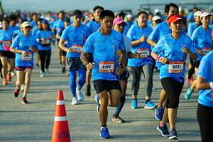 BIB: 983, 8186
                            <button type="button" onclick="openModal(3230787)" class="btn btn-primary btn-sm float-right btn-popup" data-toggle="modal" data-target=".modal-high-quality">
                        <i class="fas fa-shopping-cart"></i> Add to Cart
                    </button>
                                            <button type="button" onclick="isThisMe(3230787, true)" class="btn btn-success btn-sm float-right btn-popup btn-isme hidden" data-toggle="tooltip" data-placement="bottom" title="นี่คือรูปของคุณใช่ไหม คลิกที่นี่เพื่อเอาเข้าอัลบั้ม">
                        <i class="fas fa-plus"></i> Add to album
                    </button>
                    <button type="button" onclick="isThisMe(3230787, false)" class="btn btn-warning btn-sm float-right btn-popup btn-isnotme hidden">
                        <i class="fas fa-ban"></i> Remove from album
                    </button>