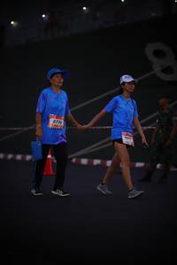 BIB: 8774
                            <button type="button" onclick="openModal(3228812)" class="btn btn-primary btn-sm float-right btn-popup" data-toggle="modal" data-target=".modal-high-quality">
                        <i class="fas fa-shopping-cart"></i> Add to Cart
                    </button>
                                            <button type="button" onclick="isThisMe(3228812, true)" class="btn btn-success btn-sm float-right btn-popup btn-isme hidden" data-toggle="tooltip" data-placement="bottom" title="นี่คือรูปของคุณใช่ไหม คลิกที่นี่เพื่อเอาเข้าอัลบั้ม">
                        <i class="fas fa-plus"></i> Add to album
                    </button>
                    <button type="button" onclick="isThisMe(3228812, false)" class="btn btn-warning btn-sm float-right btn-popup btn-isnotme hidden">
                        <i class="fas fa-ban"></i> Remove from album
                    </button>