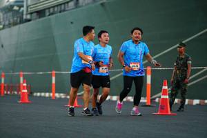 BIB: 8976
                            <button type="button" onclick="openModal(3380648)" class="btn btn-primary btn-sm float-right btn-popup" data-toggle="modal" data-target=".modal-high-quality">
                        <i class="fas fa-shopping-cart"></i> Add to Cart
                    </button>
                                            <button type="button" onclick="isThisMe(3380648, true)" class="btn btn-success btn-sm float-right btn-popup btn-isme hidden" data-toggle="tooltip" data-placement="bottom" title="นี่คือรูปของคุณใช่ไหม คลิกที่นี่เพื่อเอาเข้าอัลบั้ม">
                        <i class="fas fa-plus"></i> Add to album
                    </button>
                    <button type="button" onclick="isThisMe(3380648, false)" class="btn btn-warning btn-sm float-right btn-popup btn-isnotme hidden">
                        <i class="fas fa-ban"></i> Remove from album
                    </button>