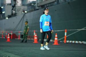 BIB: 8760
                            <button type="button" onclick="openModal(3380747)" class="btn btn-primary btn-sm float-right btn-popup" data-toggle="modal" data-target=".modal-high-quality">
                        <i class="fas fa-shopping-cart"></i> Add to Cart
                    </button>
                                            <button type="button" onclick="isThisMe(3380747, true)" class="btn btn-success btn-sm float-right btn-popup btn-isme hidden" data-toggle="tooltip" data-placement="bottom" title="นี่คือรูปของคุณใช่ไหม คลิกที่นี่เพื่อเอาเข้าอัลบั้ม">
                        <i class="fas fa-plus"></i> Add to album
                    </button>
                    <button type="button" onclick="isThisMe(3380747, false)" class="btn btn-warning btn-sm float-right btn-popup btn-isnotme hidden">
                        <i class="fas fa-ban"></i> Remove from album
                    </button>