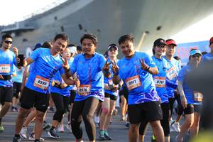 BIB: 8640, 8760, 911, 8590, 8976
                            <button type="button" onclick="openModal(3160541)" class="btn btn-primary btn-sm float-right btn-popup" data-toggle="modal" data-target=".modal-high-quality">
                        <i class="fas fa-shopping-cart"></i> Add to Cart
                    </button>
                                            <button type="button" onclick="isThisMe(3160541, true)" class="btn btn-success btn-sm float-right btn-popup btn-isme hidden" data-toggle="tooltip" data-placement="bottom" title="นี่คือรูปของคุณใช่ไหม คลิกที่นี่เพื่อเอาเข้าอัลบั้ม">
                        <i class="fas fa-plus"></i> Add to album
                    </button>
                    <button type="button" onclick="isThisMe(3160541, false)" class="btn btn-warning btn-sm float-right btn-popup btn-isnotme hidden">
                        <i class="fas fa-ban"></i> Remove from album
                    </button>