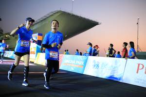 BIB: 9302
                            <button type="button" onclick="openModal(3161631)" class="btn btn-primary btn-sm float-right btn-popup" data-toggle="modal" data-target=".modal-high-quality">
                        <i class="fas fa-shopping-cart"></i> Add to Cart
                    </button>
                                            <button type="button" onclick="isThisMe(3161631, true)" class="btn btn-success btn-sm float-right btn-popup btn-isme hidden" data-toggle="tooltip" data-placement="bottom" title="นี่คือรูปของคุณใช่ไหม คลิกที่นี่เพื่อเอาเข้าอัลบั้ม">
                        <i class="fas fa-plus"></i> Add to album
                    </button>
                    <button type="button" onclick="isThisMe(3161631, false)" class="btn btn-warning btn-sm float-right btn-popup btn-isnotme hidden">
                        <i class="fas fa-ban"></i> Remove from album
                    </button>