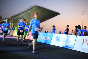 BIB: 100
                            <button type="button" onclick="openModal(3161525)" class="btn btn-primary btn-sm float-right btn-popup" data-toggle="modal" data-target=".modal-high-quality">
                        <i class="fas fa-shopping-cart"></i> Add to Cart
                    </button>
                                            <button type="button" onclick="isThisMe(3161525, true)" class="btn btn-success btn-sm float-right btn-popup btn-isme hidden" data-toggle="tooltip" data-placement="bottom" title="นี่คือรูปของคุณใช่ไหม คลิกที่นี่เพื่อเอาเข้าอัลบั้ม">
                        <i class="fas fa-plus"></i> Add to album
                    </button>
                    <button type="button" onclick="isThisMe(3161525, false)" class="btn btn-warning btn-sm float-right btn-popup btn-isnotme hidden">
                        <i class="fas fa-ban"></i> Remove from album
                    </button>