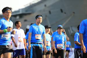 BIB: 925, 6300, 9393
                            <button type="button" onclick="openModal(3160713)" class="btn btn-primary btn-sm float-right btn-popup" data-toggle="modal" data-target=".modal-high-quality">
                        <i class="fas fa-shopping-cart"></i> Add to Cart
                    </button>
                                            <button type="button" onclick="isThisMe(3160713, true)" class="btn btn-success btn-sm float-right btn-popup btn-isme hidden" data-toggle="tooltip" data-placement="bottom" title="นี่คือรูปของคุณใช่ไหม คลิกที่นี่เพื่อเอาเข้าอัลบั้ม">
                        <i class="fas fa-plus"></i> Add to album
                    </button>
                    <button type="button" onclick="isThisMe(3160713, false)" class="btn btn-warning btn-sm float-right btn-popup btn-isnotme hidden">
                        <i class="fas fa-ban"></i> Remove from album
                    </button>