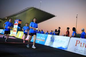 BIB: 100
                            <button type="button" onclick="openModal(3161717)" class="btn btn-primary btn-sm float-right btn-popup" data-toggle="modal" data-target=".modal-high-quality">
                        <i class="fas fa-shopping-cart"></i> Add to Cart
                    </button>
                                            <button type="button" onclick="isThisMe(3161717, true)" class="btn btn-success btn-sm float-right btn-popup btn-isme hidden" data-toggle="tooltip" data-placement="bottom" title="นี่คือรูปของคุณใช่ไหม คลิกที่นี่เพื่อเอาเข้าอัลบั้ม">
                        <i class="fas fa-plus"></i> Add to album
                    </button>
                    <button type="button" onclick="isThisMe(3161717, false)" class="btn btn-warning btn-sm float-right btn-popup btn-isnotme hidden">
                        <i class="fas fa-ban"></i> Remove from album
                    </button>