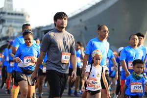 BIB: 903, 9704, 9697
                            <button type="button" onclick="openModal(3160617)" class="btn btn-primary btn-sm float-right btn-popup" data-toggle="modal" data-target=".modal-high-quality">
                        <i class="fas fa-shopping-cart"></i> Add to Cart
                    </button>
                                            <button type="button" onclick="isThisMe(3160617, true)" class="btn btn-success btn-sm float-right btn-popup btn-isme hidden" data-toggle="tooltip" data-placement="bottom" title="นี่คือรูปของคุณใช่ไหม คลิกที่นี่เพื่อเอาเข้าอัลบั้ม">
                        <i class="fas fa-plus"></i> Add to album
                    </button>
                    <button type="button" onclick="isThisMe(3160617, false)" class="btn btn-warning btn-sm float-right btn-popup btn-isnotme hidden">
                        <i class="fas fa-ban"></i> Remove from album
                    </button>