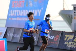 BIB: 990
                            <button type="button" onclick="openModal(3160803)" class="btn btn-primary btn-sm float-right btn-popup" data-toggle="modal" data-target=".modal-high-quality">
                        <i class="fas fa-shopping-cart"></i> Add to Cart
                    </button>
                                            <button type="button" onclick="isThisMe(3160803, true)" class="btn btn-success btn-sm float-right btn-popup btn-isme hidden" data-toggle="tooltip" data-placement="bottom" title="นี่คือรูปของคุณใช่ไหม คลิกที่นี่เพื่อเอาเข้าอัลบั้ม">
                        <i class="fas fa-plus"></i> Add to album
                    </button>
                    <button type="button" onclick="isThisMe(3160803, false)" class="btn btn-warning btn-sm float-right btn-popup btn-isnotme hidden">
                        <i class="fas fa-ban"></i> Remove from album
                    </button>