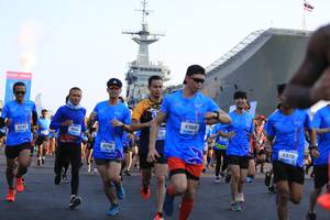 BIB: 6960, 6978, 6132, 6218
                            <button type="button" onclick="openModal(3160421)" class="btn btn-primary btn-sm float-right btn-popup" data-toggle="modal" data-target=".modal-high-quality">
                        <i class="fas fa-shopping-cart"></i> Add to Cart
                    </button>
                                            <button type="button" onclick="isThisMe(3160421, true)" class="btn btn-success btn-sm float-right btn-popup btn-isme hidden" data-toggle="tooltip" data-placement="bottom" title="นี่คือรูปของคุณใช่ไหม คลิกที่นี่เพื่อเอาเข้าอัลบั้ม">
                        <i class="fas fa-plus"></i> Add to album
                    </button>
                    <button type="button" onclick="isThisMe(3160421, false)" class="btn btn-warning btn-sm float-right btn-popup btn-isnotme hidden">
                        <i class="fas fa-ban"></i> Remove from album
                    </button>