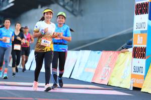 BIB: 833
                            <button type="button" onclick="openModal(3124482)" class="btn btn-primary btn-sm float-right btn-popup" data-toggle="modal" data-target=".modal-high-quality">
                        <i class="fas fa-shopping-cart"></i> Add to Cart
                    </button>
                                            <button type="button" onclick="isThisMe(3124482, true)" class="btn btn-success btn-sm float-right btn-popup btn-isme hidden" data-toggle="tooltip" data-placement="bottom" title="นี่คือรูปของคุณใช่ไหม คลิกที่นี่เพื่อเอาเข้าอัลบั้ม">
                        <i class="fas fa-plus"></i> Add to album
                    </button>
                    <button type="button" onclick="isThisMe(3124482, false)" class="btn btn-warning btn-sm float-right btn-popup btn-isnotme hidden">
                        <i class="fas fa-ban"></i> Remove from album
                    </button>