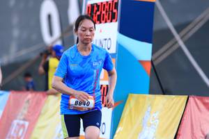 BIB: 8840
                            <button type="button" onclick="openModal(3131043)" class="btn btn-primary btn-sm float-right btn-popup" data-toggle="modal" data-target=".modal-high-quality">
                        <i class="fas fa-shopping-cart"></i> Add to Cart
                    </button>
                                            <button type="button" onclick="isThisMe(3131043, true)" class="btn btn-success btn-sm float-right btn-popup btn-isme hidden" data-toggle="tooltip" data-placement="bottom" title="นี่คือรูปของคุณใช่ไหม คลิกที่นี่เพื่อเอาเข้าอัลบั้ม">
                        <i class="fas fa-plus"></i> Add to album
                    </button>
                    <button type="button" onclick="isThisMe(3131043, false)" class="btn btn-warning btn-sm float-right btn-popup btn-isnotme hidden">
                        <i class="fas fa-ban"></i> Remove from album
                    </button>