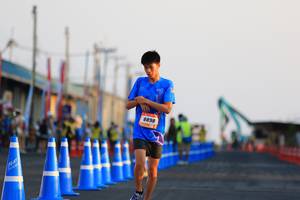 BIB: 8898
                            <button type="button" onclick="openModal(3113309)" class="btn btn-primary btn-sm float-right btn-popup" data-toggle="modal" data-target=".modal-high-quality">
                        <i class="fas fa-shopping-cart"></i> Add to Cart
                    </button>
                                            <button type="button" onclick="isThisMe(3113309, true)" class="btn btn-success btn-sm float-right btn-popup btn-isme hidden" data-toggle="tooltip" data-placement="bottom" title="นี่คือรูปของคุณใช่ไหม คลิกที่นี่เพื่อเอาเข้าอัลบั้ม">
                        <i class="fas fa-plus"></i> Add to album
                    </button>
                    <button type="button" onclick="isThisMe(3113309, false)" class="btn btn-warning btn-sm float-right btn-popup btn-isnotme hidden">
                        <i class="fas fa-ban"></i> Remove from album
                    </button>