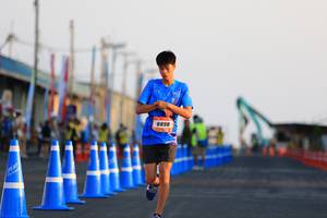 BIB: 8898
                            <button type="button" onclick="openModal(3113313)" class="btn btn-primary btn-sm float-right btn-popup" data-toggle="modal" data-target=".modal-high-quality">
                        <i class="fas fa-shopping-cart"></i> Add to Cart
                    </button>
                                            <button type="button" onclick="isThisMe(3113313, true)" class="btn btn-success btn-sm float-right btn-popup btn-isme hidden" data-toggle="tooltip" data-placement="bottom" title="นี่คือรูปของคุณใช่ไหม คลิกที่นี่เพื่อเอาเข้าอัลบั้ม">
                        <i class="fas fa-plus"></i> Add to album
                    </button>
                    <button type="button" onclick="isThisMe(3113313, false)" class="btn btn-warning btn-sm float-right btn-popup btn-isnotme hidden">
                        <i class="fas fa-ban"></i> Remove from album
                    </button>