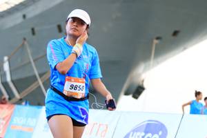 BIB: 985
                            <button type="button" onclick="openModal(3130496)" class="btn btn-primary btn-sm float-right btn-popup" data-toggle="modal" data-target=".modal-high-quality">
                        <i class="fas fa-shopping-cart"></i> Add to Cart
                    </button>
                                            <button type="button" onclick="isThisMe(3130496, true)" class="btn btn-success btn-sm float-right btn-popup btn-isme hidden" data-toggle="tooltip" data-placement="bottom" title="นี่คือรูปของคุณใช่ไหม คลิกที่นี่เพื่อเอาเข้าอัลบั้ม">
                        <i class="fas fa-plus"></i> Add to album
                    </button>
                    <button type="button" onclick="isThisMe(3130496, false)" class="btn btn-warning btn-sm float-right btn-popup btn-isnotme hidden">
                        <i class="fas fa-ban"></i> Remove from album
                    </button>