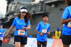 BIB: 8860
                            <button type="button" onclick="openModal(3131167)" class="btn btn-primary btn-sm float-right btn-popup" data-toggle="modal" data-target=".modal-high-quality">
                        <i class="fas fa-shopping-cart"></i> Add to Cart
                    </button>
                                            <button type="button" onclick="isThisMe(3131167, true)" class="btn btn-success btn-sm float-right btn-popup btn-isme hidden" data-toggle="tooltip" data-placement="bottom" title="นี่คือรูปของคุณใช่ไหม คลิกที่นี่เพื่อเอาเข้าอัลบั้ม">
                        <i class="fas fa-plus"></i> Add to album
                    </button>
                    <button type="button" onclick="isThisMe(3131167, false)" class="btn btn-warning btn-sm float-right btn-popup btn-isnotme hidden">
                        <i class="fas fa-ban"></i> Remove from album
                    </button>