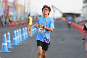 BIB: 8095
                            <button type="button" onclick="openModal(3113970)" class="btn btn-primary btn-sm float-right btn-popup" data-toggle="modal" data-target=".modal-high-quality">
                        <i class="fas fa-shopping-cart"></i> Add to Cart
                    </button>
                                            <button type="button" onclick="isThisMe(3113970, true)" class="btn btn-success btn-sm float-right btn-popup btn-isme hidden" data-toggle="tooltip" data-placement="bottom" title="นี่คือรูปของคุณใช่ไหม คลิกที่นี่เพื่อเอาเข้าอัลบั้ม">
                        <i class="fas fa-plus"></i> Add to album
                    </button>
                    <button type="button" onclick="isThisMe(3113970, false)" class="btn btn-warning btn-sm float-right btn-popup btn-isnotme hidden">
                        <i class="fas fa-ban"></i> Remove from album
                    </button>