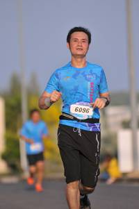 BIB: 6096
                            <button type="button" onclick="openModal(3111498)" class="btn btn-primary btn-sm float-right btn-popup" data-toggle="modal" data-target=".modal-high-quality">
                        <i class="fas fa-shopping-cart"></i> Add to Cart
                    </button>
                                            <button type="button" onclick="isThisMe(3111498, true)" class="btn btn-success btn-sm float-right btn-popup btn-isme hidden" data-toggle="tooltip" data-placement="bottom" title="นี่คือรูปของคุณใช่ไหม คลิกที่นี่เพื่อเอาเข้าอัลบั้ม">
                        <i class="fas fa-plus"></i> Add to album
                    </button>
                    <button type="button" onclick="isThisMe(3111498, false)" class="btn btn-warning btn-sm float-right btn-popup btn-isnotme hidden">
                        <i class="fas fa-ban"></i> Remove from album
                    </button>