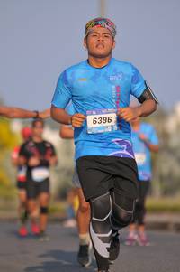 BIB: 6396
                            <button type="button" onclick="openModal(3112834)" class="btn btn-primary btn-sm float-right btn-popup" data-toggle="modal" data-target=".modal-high-quality">
                        <i class="fas fa-shopping-cart"></i> Add to Cart
                    </button>
                                            <button type="button" onclick="isThisMe(3112834, true)" class="btn btn-success btn-sm float-right btn-popup btn-isme hidden" data-toggle="tooltip" data-placement="bottom" title="นี่คือรูปของคุณใช่ไหม คลิกที่นี่เพื่อเอาเข้าอัลบั้ม">
                        <i class="fas fa-plus"></i> Add to album
                    </button>
                    <button type="button" onclick="isThisMe(3112834, false)" class="btn btn-warning btn-sm float-right btn-popup btn-isnotme hidden">
                        <i class="fas fa-ban"></i> Remove from album
                    </button>