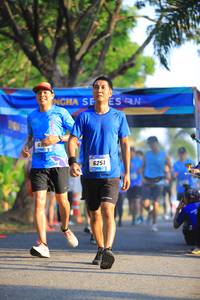 BIB: 6251
                            <button type="button" onclick="openModal(3293388)" class="btn btn-primary btn-sm float-right btn-popup" data-toggle="modal" data-target=".modal-high-quality">
                        <i class="fas fa-shopping-cart"></i> Add to Cart
                    </button>
                                            <button type="button" onclick="isThisMe(3293388, true)" class="btn btn-success btn-sm float-right btn-popup btn-isme hidden" data-toggle="tooltip" data-placement="bottom" title="นี่คือรูปของคุณใช่ไหม คลิกที่นี่เพื่อเอาเข้าอัลบั้ม">
                        <i class="fas fa-plus"></i> Add to album
                    </button>
                    <button type="button" onclick="isThisMe(3293388, false)" class="btn btn-warning btn-sm float-right btn-popup btn-isnotme hidden">
                        <i class="fas fa-ban"></i> Remove from album
                    </button>