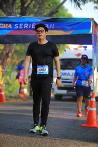 BIB: 6929
                            <button type="button" onclick="openModal(3295684)" class="btn btn-primary btn-sm float-right btn-popup" data-toggle="modal" data-target=".modal-high-quality">
                        <i class="fas fa-shopping-cart"></i> Add to Cart
                    </button>
                                            <button type="button" onclick="isThisMe(3295684, true)" class="btn btn-success btn-sm float-right btn-popup btn-isme hidden" data-toggle="tooltip" data-placement="bottom" title="นี่คือรูปของคุณใช่ไหม คลิกที่นี่เพื่อเอาเข้าอัลบั้ม">
                        <i class="fas fa-plus"></i> Add to album
                    </button>
                    <button type="button" onclick="isThisMe(3295684, false)" class="btn btn-warning btn-sm float-right btn-popup btn-isnotme hidden">
                        <i class="fas fa-ban"></i> Remove from album
                    </button>