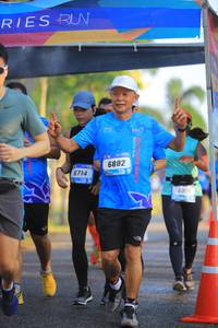 BIB: 6882, 6714, 600
                            <button type="button" onclick="openModal(3293783)" class="btn btn-primary btn-sm float-right btn-popup" data-toggle="modal" data-target=".modal-high-quality">
                        <i class="fas fa-shopping-cart"></i> Add to Cart
                    </button>
                                            <button type="button" onclick="isThisMe(3293783, true)" class="btn btn-success btn-sm float-right btn-popup btn-isme hidden" data-toggle="tooltip" data-placement="bottom" title="นี่คือรูปของคุณใช่ไหม คลิกที่นี่เพื่อเอาเข้าอัลบั้ม">
                        <i class="fas fa-plus"></i> Add to album
                    </button>
                    <button type="button" onclick="isThisMe(3293783, false)" class="btn btn-warning btn-sm float-right btn-popup btn-isnotme hidden">
                        <i class="fas fa-ban"></i> Remove from album
                    </button>