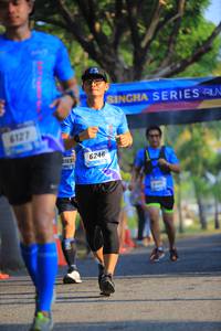 BIB: 6127, 6246, 069
                            <button type="button" onclick="openModal(3292998)" class="btn btn-primary btn-sm float-right btn-popup" data-toggle="modal" data-target=".modal-high-quality">
                        <i class="fas fa-shopping-cart"></i> Add to Cart
                    </button>
                                            <button type="button" onclick="isThisMe(3292998, true)" class="btn btn-success btn-sm float-right btn-popup btn-isme hidden" data-toggle="tooltip" data-placement="bottom" title="นี่คือรูปของคุณใช่ไหม คลิกที่นี่เพื่อเอาเข้าอัลบั้ม">
                        <i class="fas fa-plus"></i> Add to album
                    </button>
                    <button type="button" onclick="isThisMe(3292998, false)" class="btn btn-warning btn-sm float-right btn-popup btn-isnotme hidden">
                        <i class="fas fa-ban"></i> Remove from album
                    </button>