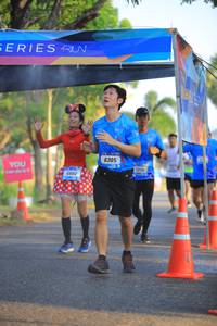 BIB: 6305, 1250, 6802
                            <button type="button" onclick="openModal(3294435)" class="btn btn-primary btn-sm float-right btn-popup" data-toggle="modal" data-target=".modal-high-quality">
                        <i class="fas fa-shopping-cart"></i> Add to Cart
                    </button>
                                            <button type="button" onclick="isThisMe(3294435, true)" class="btn btn-success btn-sm float-right btn-popup btn-isme hidden" data-toggle="tooltip" data-placement="bottom" title="นี่คือรูปของคุณใช่ไหม คลิกที่นี่เพื่อเอาเข้าอัลบั้ม">
                        <i class="fas fa-plus"></i> Add to album
                    </button>
                    <button type="button" onclick="isThisMe(3294435, false)" class="btn btn-warning btn-sm float-right btn-popup btn-isnotme hidden">
                        <i class="fas fa-ban"></i> Remove from album
                    </button>