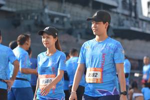 BIB: 8582, 8580
                            <button type="button" onclick="openModal(3519687)" class="btn btn-primary btn-sm float-right btn-popup" data-toggle="modal" data-target=".modal-high-quality">
                        <i class="fas fa-shopping-cart"></i> Add to Cart
                    </button>
                                            <button type="button" onclick="isThisMe(3519687, true)" class="btn btn-success btn-sm float-right btn-popup btn-isme hidden" data-toggle="tooltip" data-placement="bottom" title="นี่คือรูปของคุณใช่ไหม คลิกที่นี่เพื่อเอาเข้าอัลบั้ม">
                        <i class="fas fa-plus"></i> Add to album
                    </button>
                    <button type="button" onclick="isThisMe(3519687, false)" class="btn btn-warning btn-sm float-right btn-popup btn-isnotme hidden">
                        <i class="fas fa-ban"></i> Remove from album
                    </button>